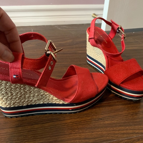 Tommy Hilfiger Adorable Wedges - Picture 1 of 4